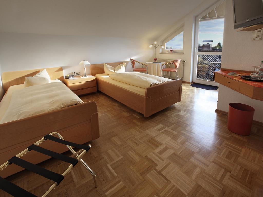 Hotel Garni Zur Bergstrasse Zwingenberg  Oda fotoğraf